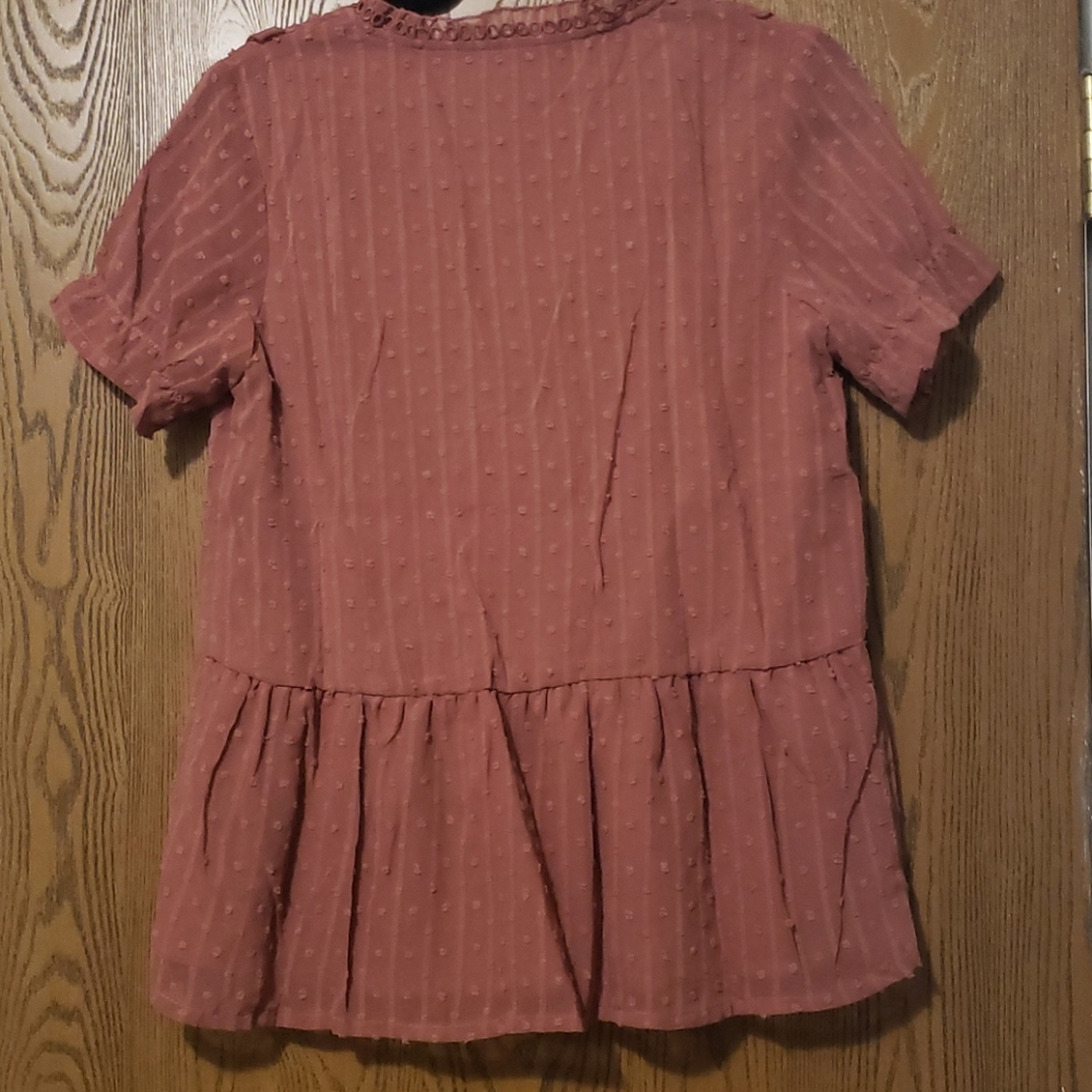 🔥🎉HP🎉😊New boutique Vneck swiss dot blouse - Picture 10 of 10